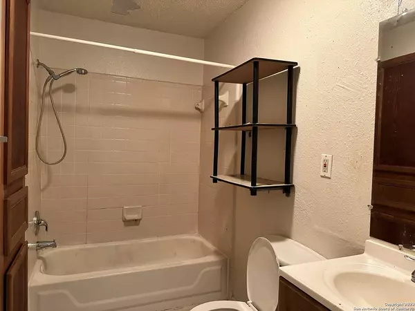 314 Baker Ave, San Antonio, TX 78211