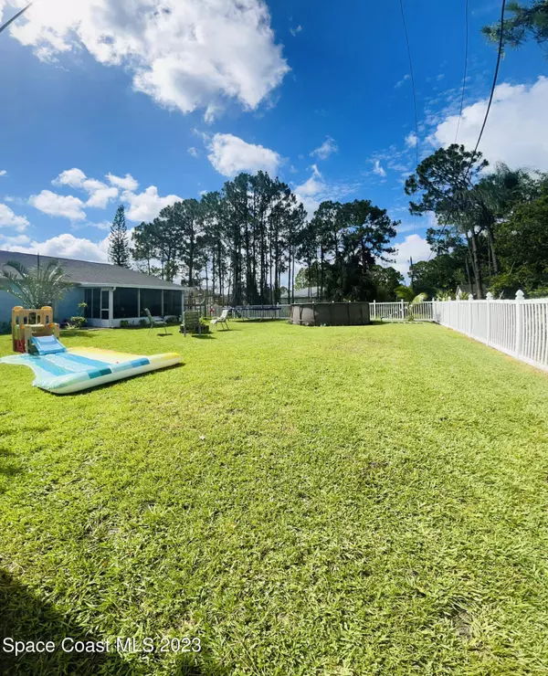 230 Gertrude Avenue SW, Palm Bay, FL 32908