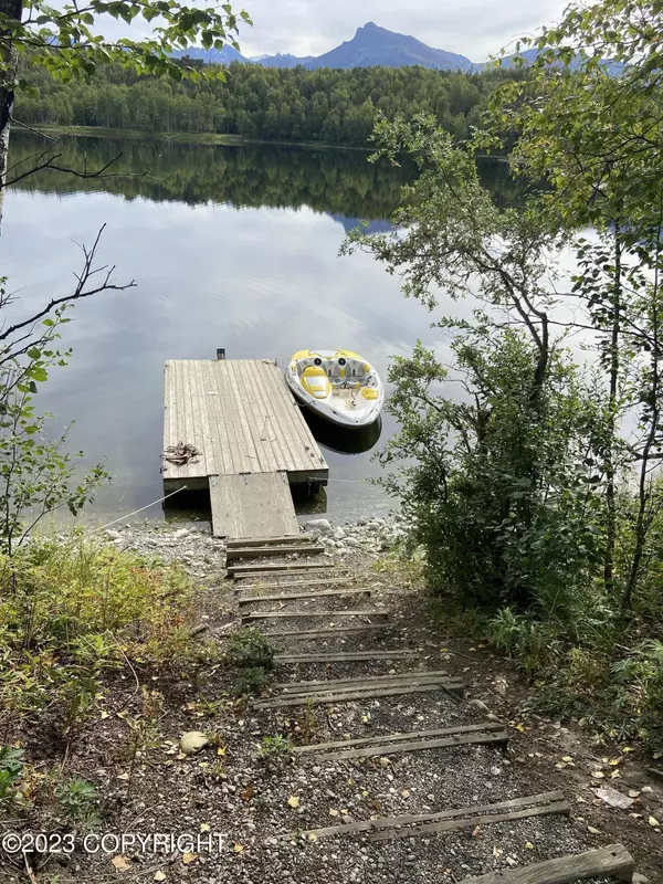 12233 N Walton Island CIR, Sutton, AK 99674