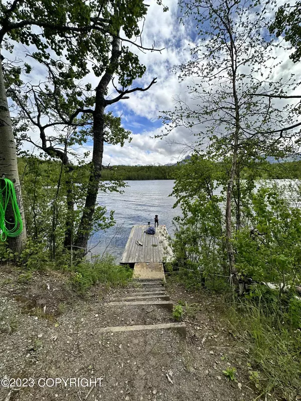 12233 N Walton Island CIR, Sutton, AK 99674