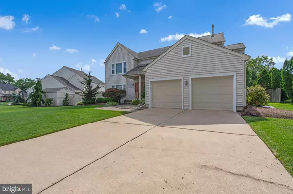 27 HAWK LN, Marlton, NJ 08053