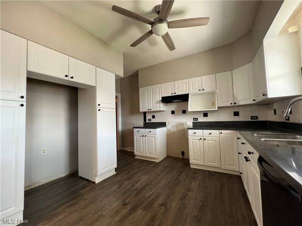 1006 Virginia ST, Martins Ferry, OH 43935