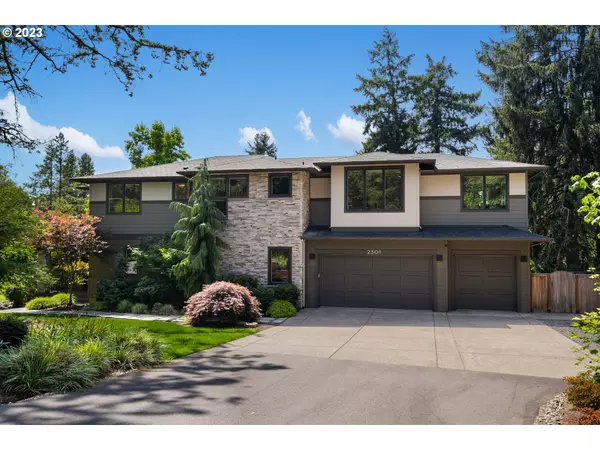 2301 WEMBLEY PARK RD, Lake Oswego, OR 97034
