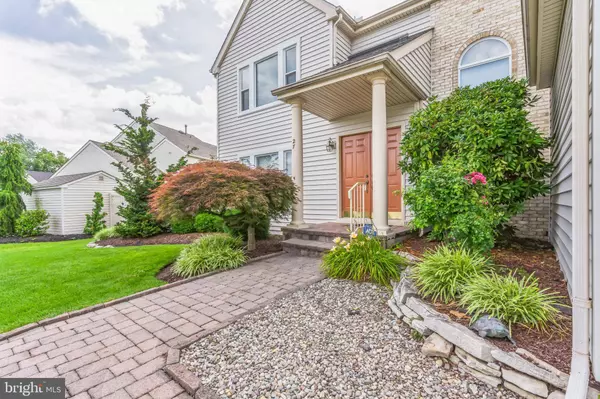 27 HAWK LN, Marlton, NJ 08053