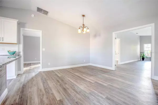 1096 SANTA CLARA DR, Deltona, FL 32738