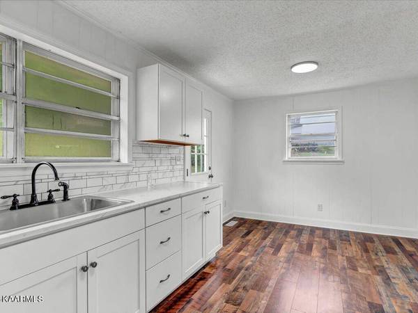 2449 Holder DR, Morristown, TN 37814