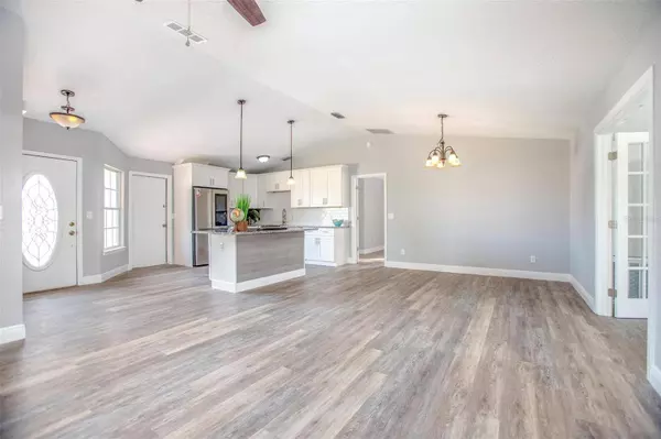 1096 SANTA CLARA DR, Deltona, FL 32738