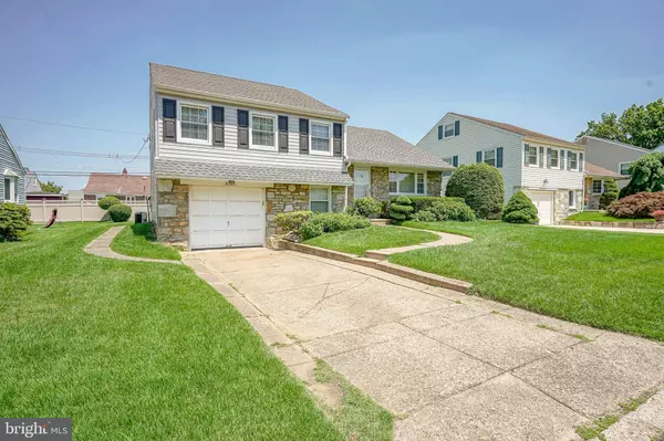 8022 NARVON ST, Philadelphia, PA 19136