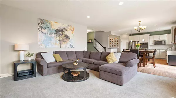 8468 Arrowwood LN N, Maple Grove, MN 55369