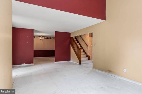 54 SADDLE DR, Mount Laurel, NJ 08054