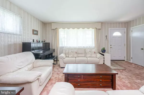 8022 NARVON ST, Philadelphia, PA 19136