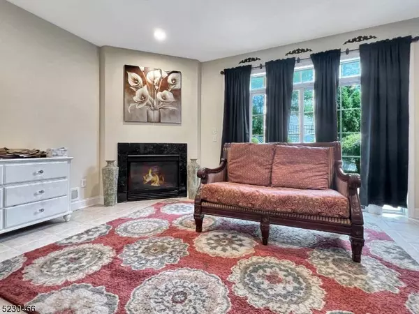 1 Dogwood Ln #1, Lopatcong Twp., NJ 08865