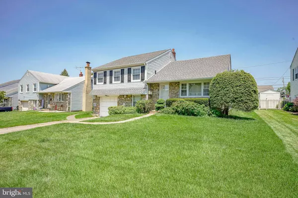 8022 NARVON ST, Philadelphia, PA 19136