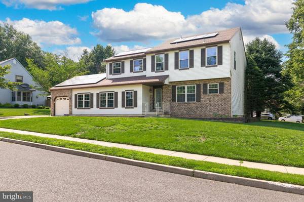 54 SADDLE DR, Mount Laurel, NJ 08054