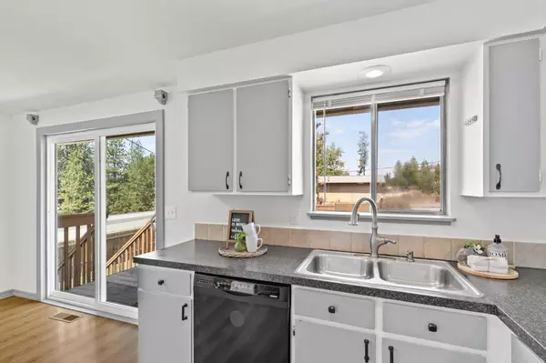 12926 W 6th Ave, Cheney, WA 99004