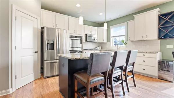 8468 Arrowwood LN N, Maple Grove, MN 55369