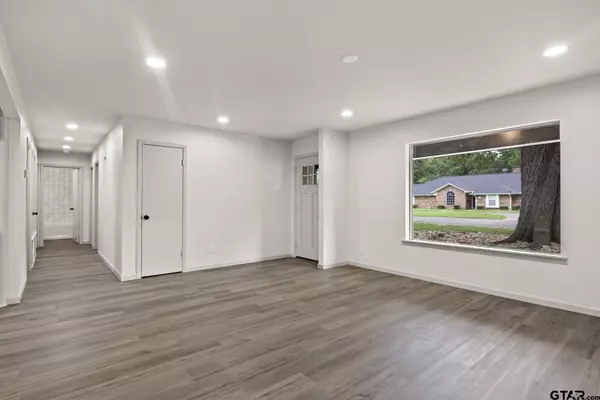 2009 Happy, Mt Pleasant, TX 75455