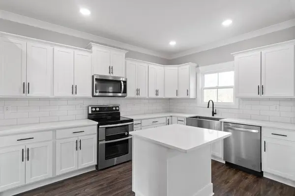 196 Sherlock Dr, Clarksville, TN 37043