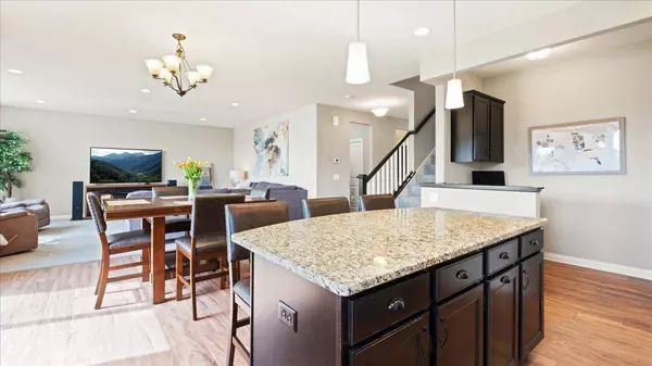 8468 Arrowwood LN N, Maple Grove, MN 55369