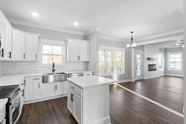 196 Sherlock Dr, Clarksville, TN 37043