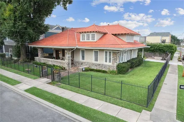 1905 PENISTON ST, New Orleans, LA 70115