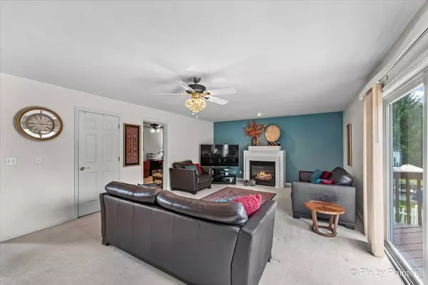 4014 Blackstone Avenue, Gurnee, IL 60031