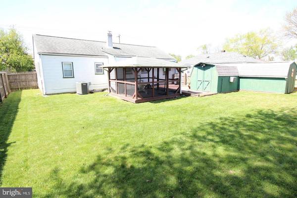 28 LEA RD, New Castle, DE 19720