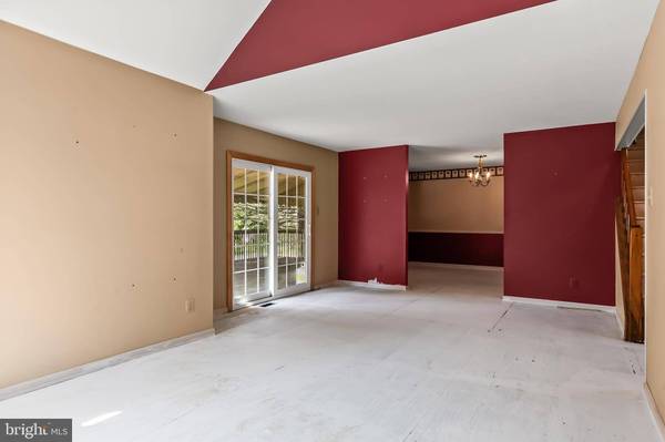 54 SADDLE DR, Mount Laurel, NJ 08054