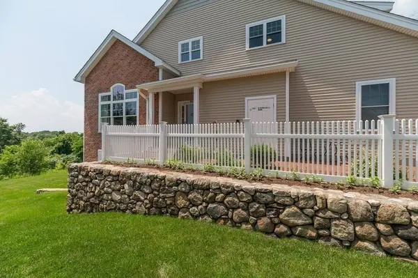 100 Kirkbride Dr #105, Danvers, MA 01923