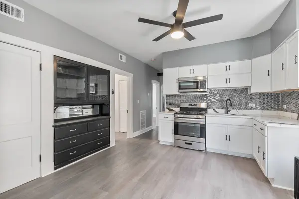 2216 Cuyler Avenue, Berwyn, IL 60402