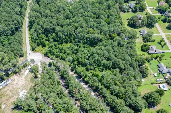 520 Penny LN, Loganville, GA 30052