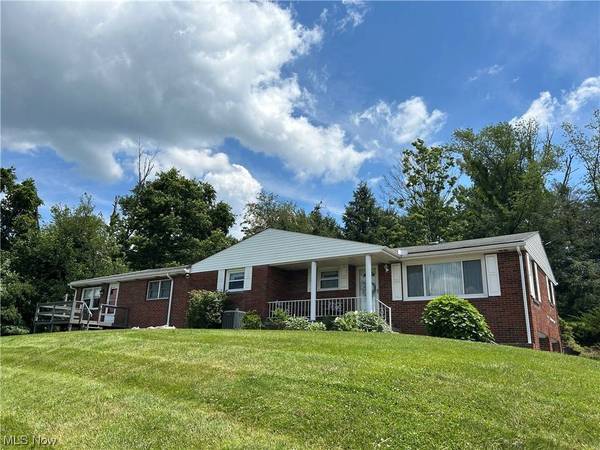 107 Thompson DR, St. Clairsville, OH 43950