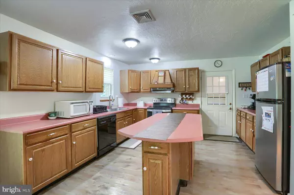 30 LAKEVIEW CT, Wellsville, PA 17365