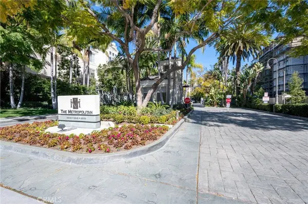 2253 Martin #406, Irvine, CA 92612