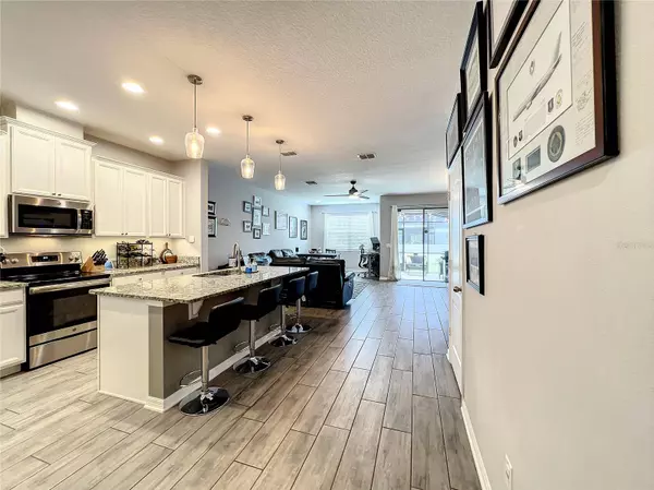 1124 WATER IRIS WAY, Orlando, FL 32828