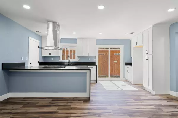 2113 Bell AVE, Sacramento, CA 95838