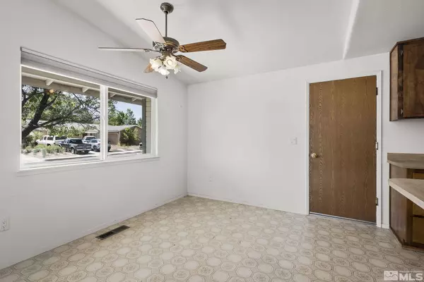 955 Ladera Dr, Carson City, NV 89701-2048