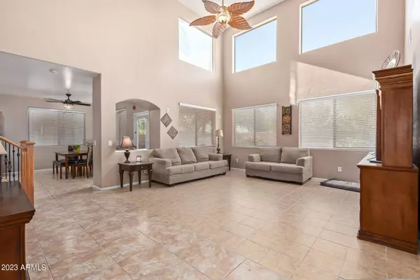 780 W HOLSTEIN Trail, San Tan Valley, AZ 85143