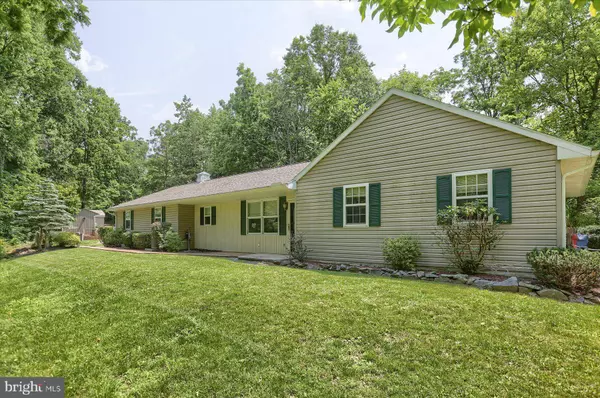 30 LAKEVIEW CT, Wellsville, PA 17365