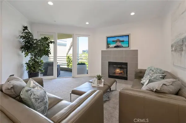 2253 Martin #406, Irvine, CA 92612