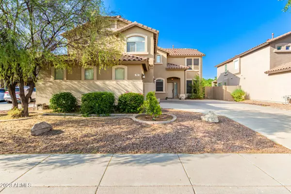 780 W HOLSTEIN Trail, San Tan Valley, AZ 85143