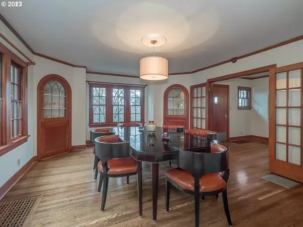 2896 NW WESTOVER RD, Portland, OR 97210