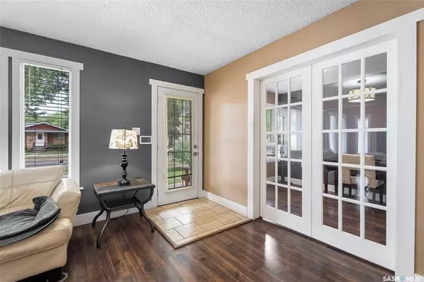 1119 K AVENUE S, Saskatoon, SK S7M 2G4