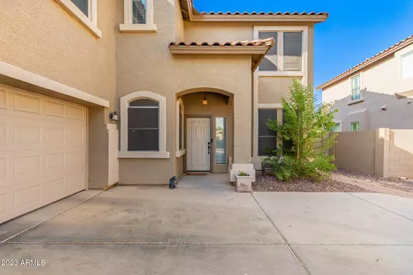 780 W HOLSTEIN Trail, San Tan Valley, AZ 85143