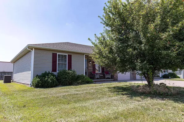 515 S Eighth Avenue, Haubstadt, IN 47639