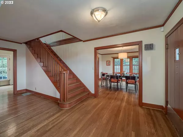 2896 NW WESTOVER RD, Portland, OR 97210