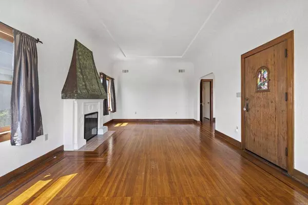 3537 Browning ST, San Diego, CA 92106