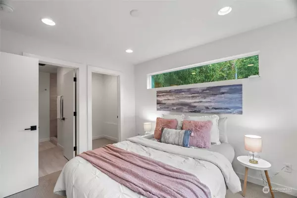 10044 Ravenna AVE NE #C, Seattle, WA 98125