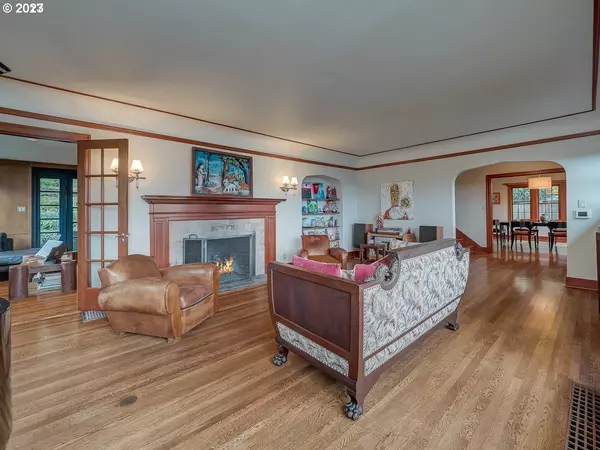 2896 NW WESTOVER RD, Portland, OR 97210