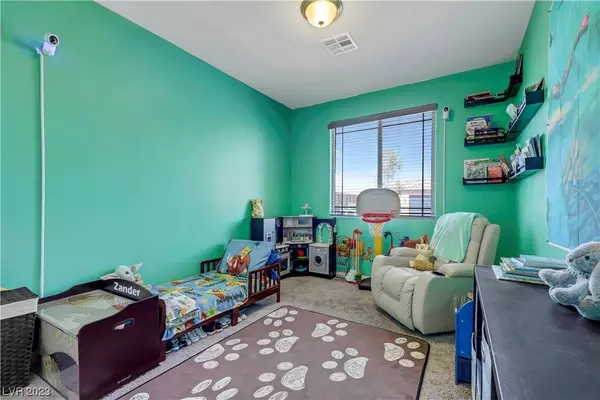 5704 Akula Bay Street, North Las Vegas, NV 89081